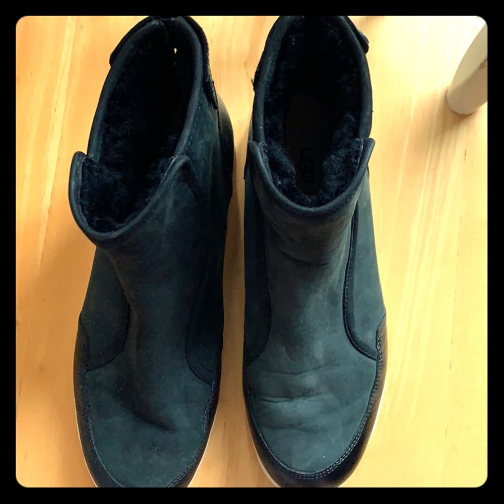 Ugg Boot - image 1